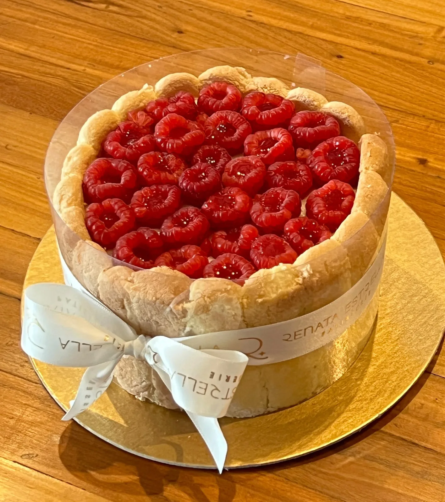 Torta de framboesa assinatura — Evento Carol Bassi