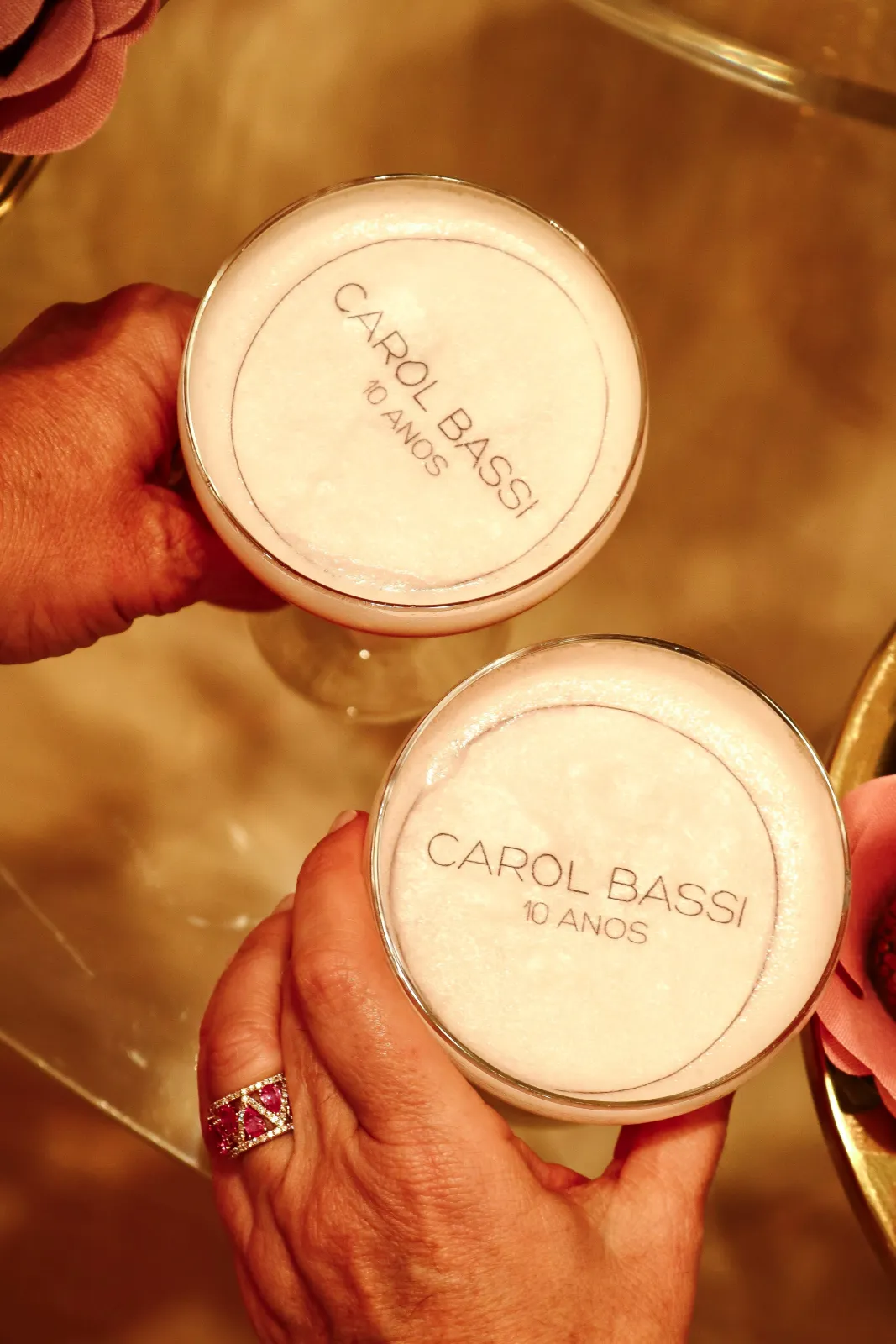 Drinks personalizados — 10 anos Carol Bassi